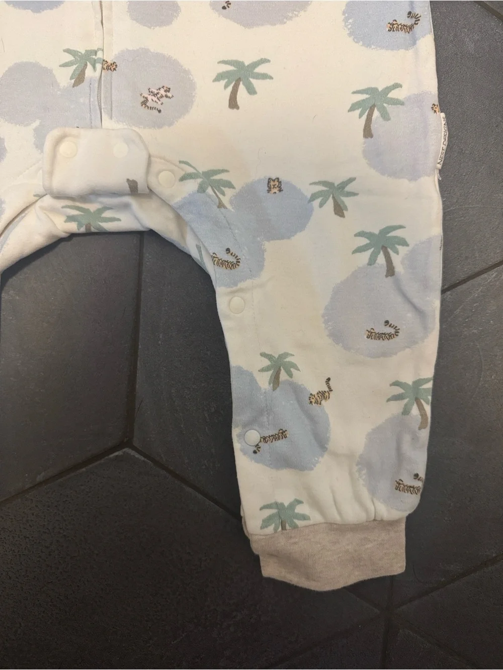 NWOT Nest Designs Tiger & Palm Tree Footless Sleeper Size 2.0 TOG (18M-2.5T)